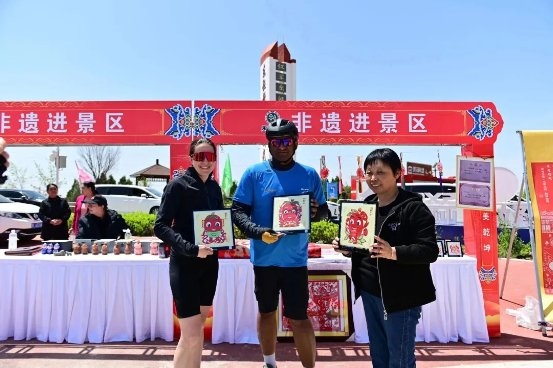 2023中国·永和“丰百杯”黄河一号旅游公路首届自行车挑战赛和健步行活动盛大开赛(图3)