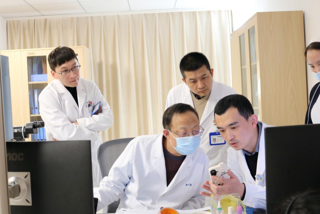 眼底“守光人”赵斌：以精微之术，守眼底光明(图9)